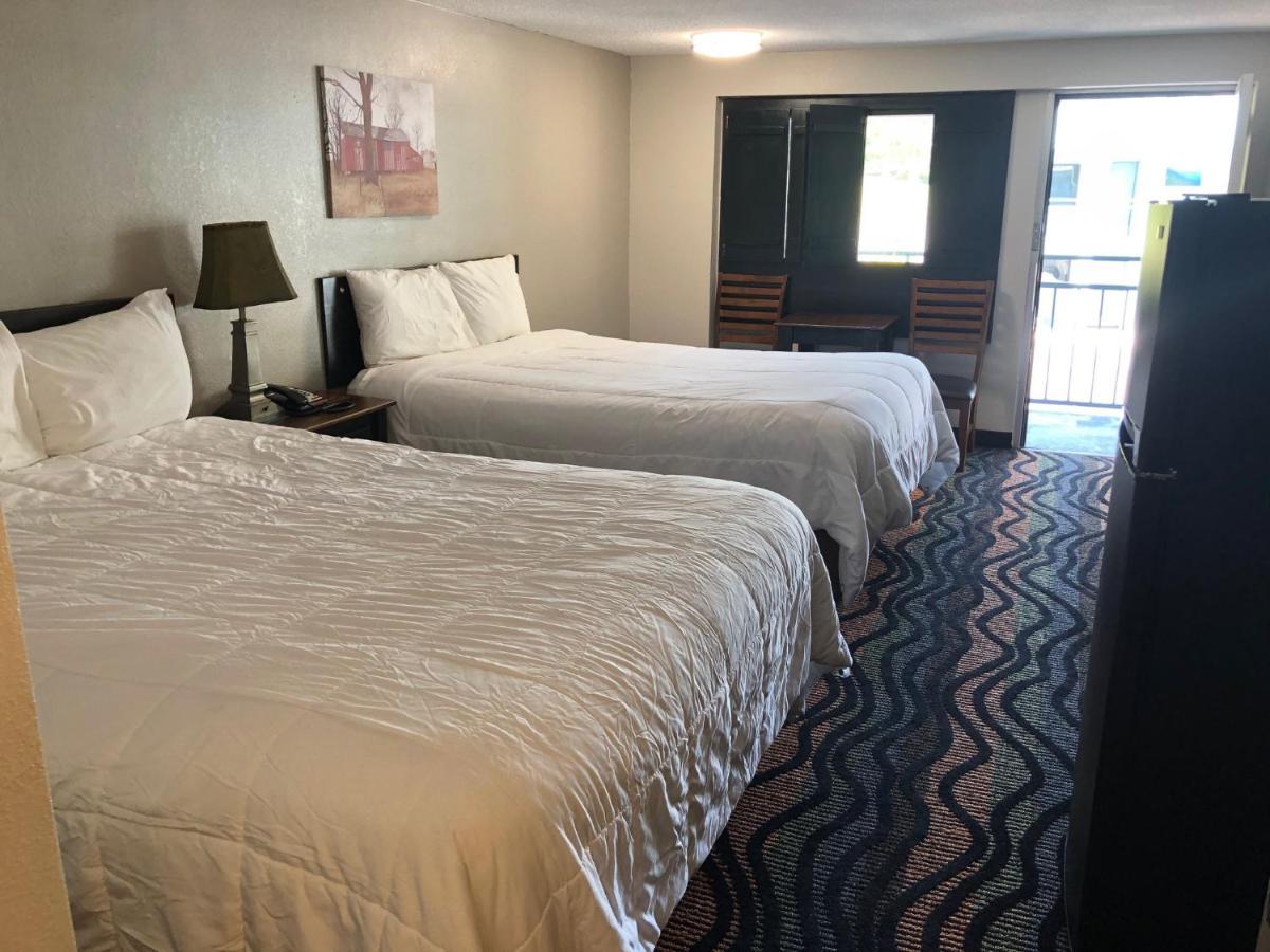 Country Town N' Suites แกตลิงเบิร์ก ภายนอก รูปภาพ