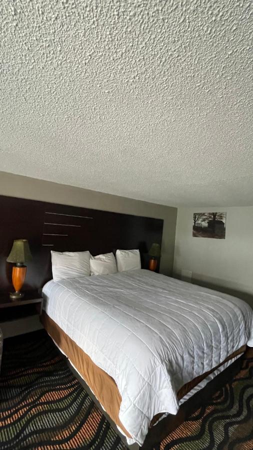 Country Town N' Suites แกตลิงเบิร์ก ภายนอก รูปภาพ