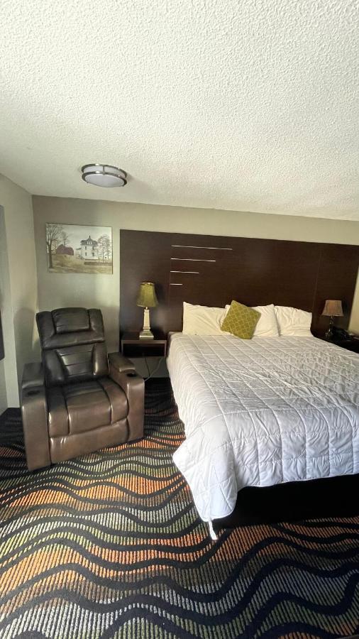 Country Town N' Suites แกตลิงเบิร์ก ภายนอก รูปภาพ