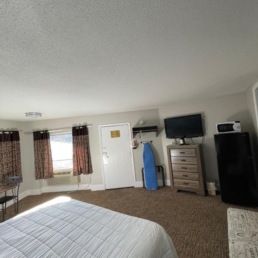 Country Town N' Suites แกตลิงเบิร์ก ภายนอก รูปภาพ