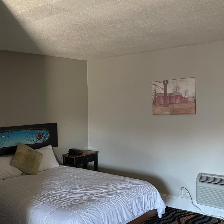 Country Town N' Suites แกตลิงเบิร์ก ภายนอก รูปภาพ