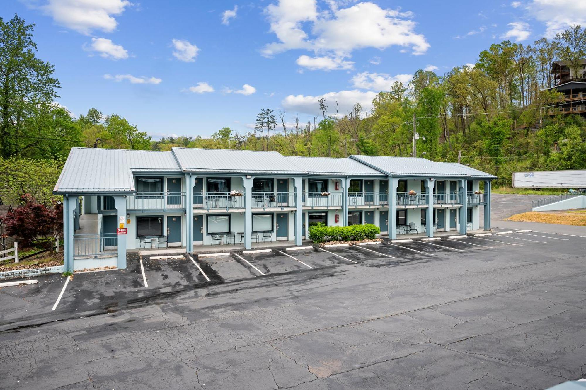 Country Town N' Suites แกตลิงเบิร์ก ภายนอก รูปภาพ