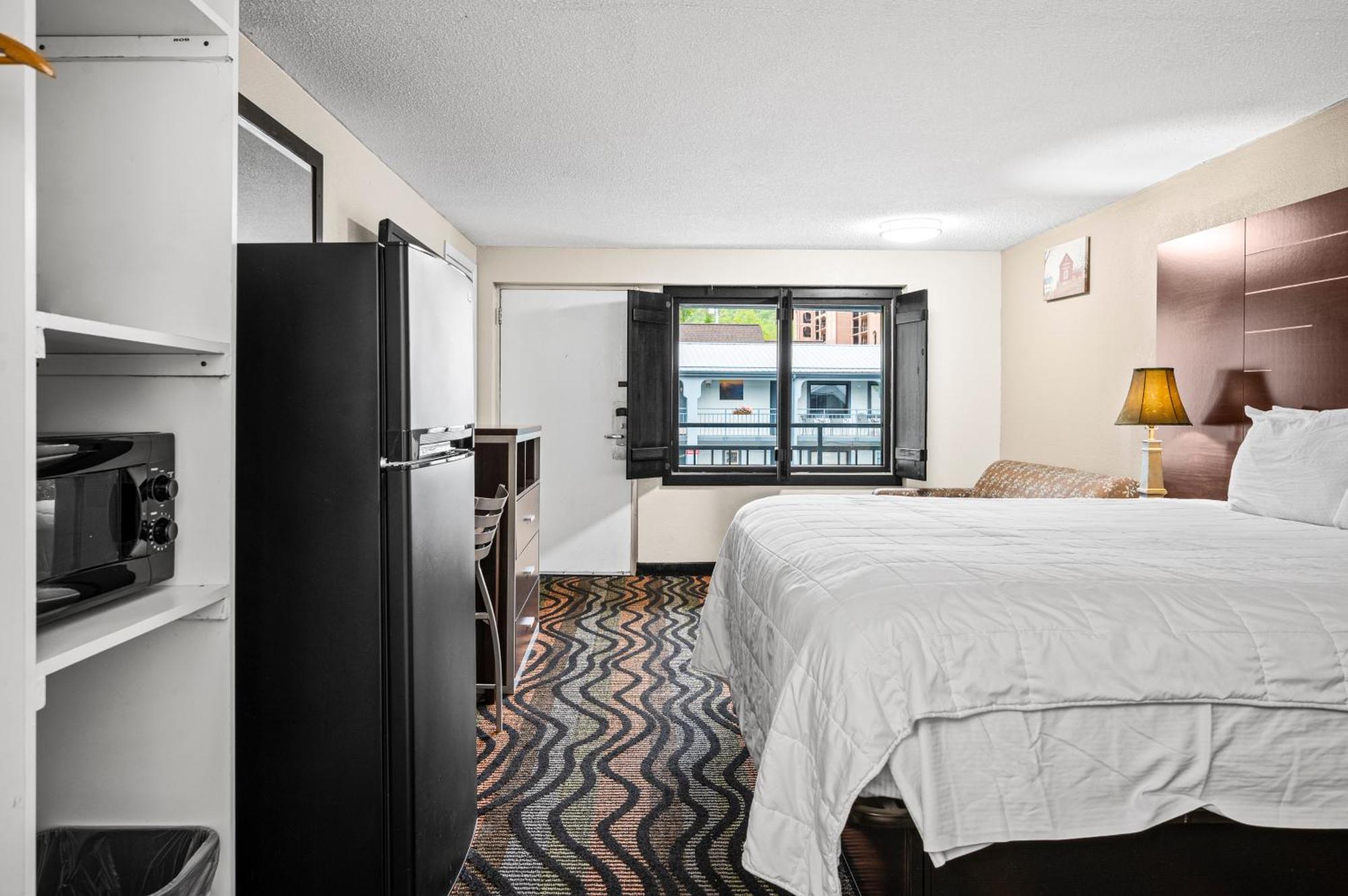 Country Town N' Suites แกตลิงเบิร์ก ภายนอก รูปภาพ