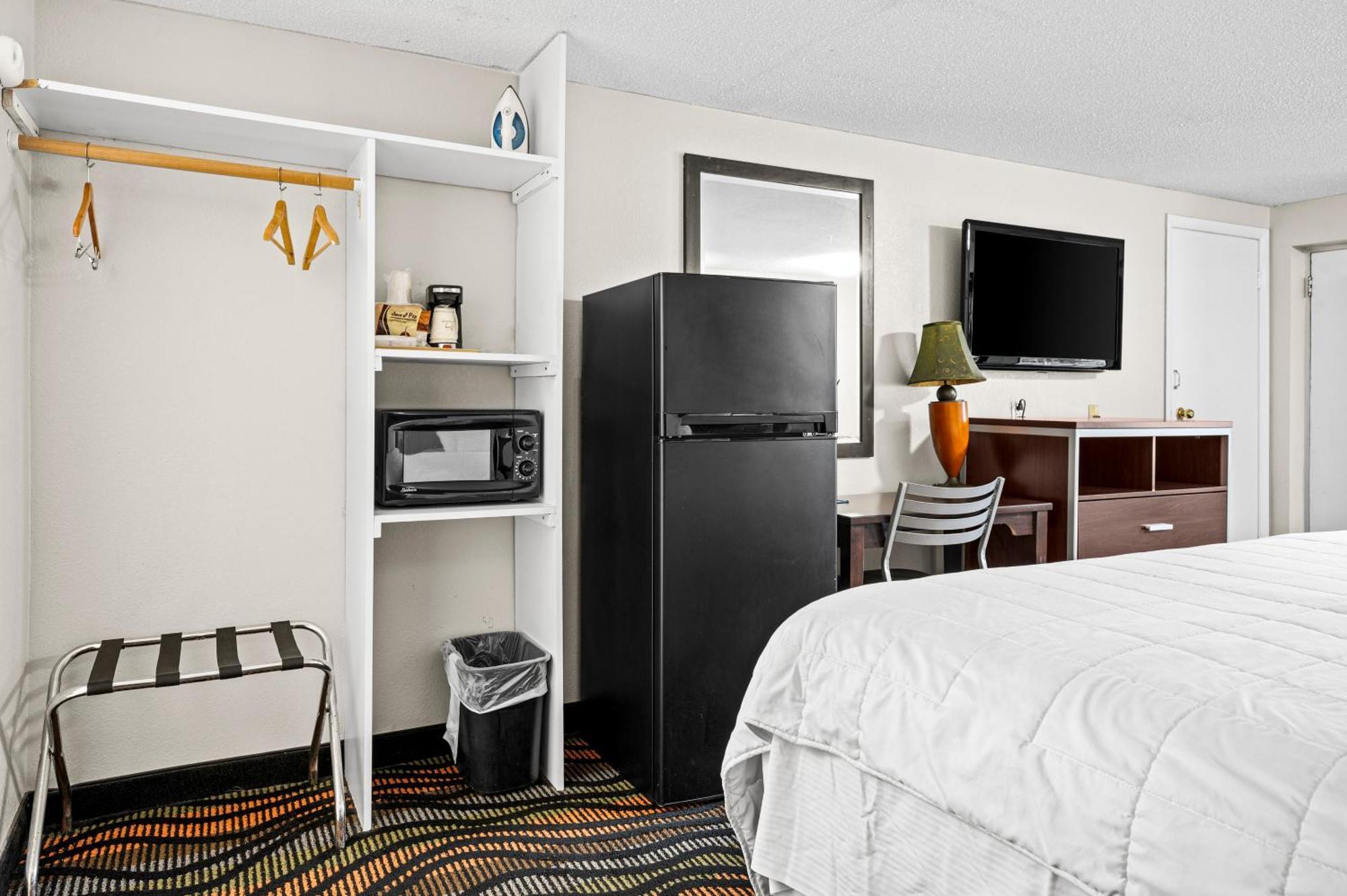 Country Town N' Suites แกตลิงเบิร์ก ภายนอก รูปภาพ
