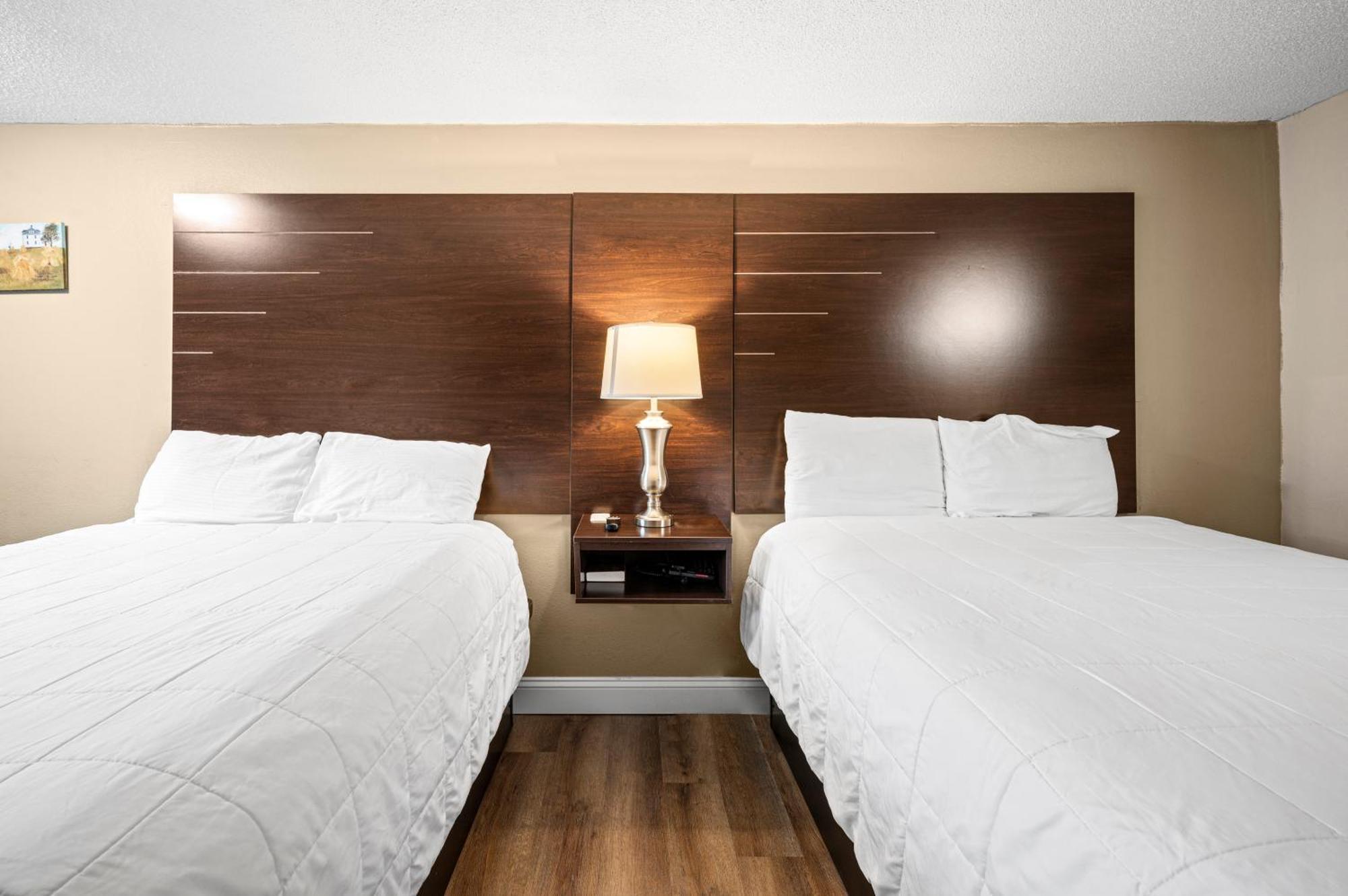 Country Town N' Suites แกตลิงเบิร์ก ภายนอก รูปภาพ